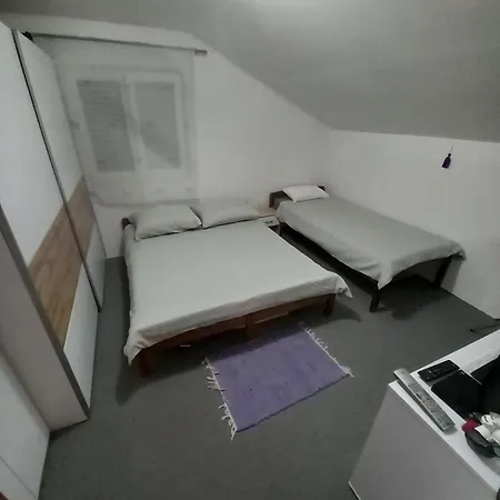 Apartman *