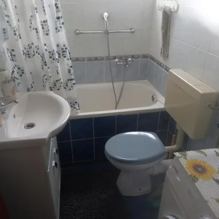Apartman *