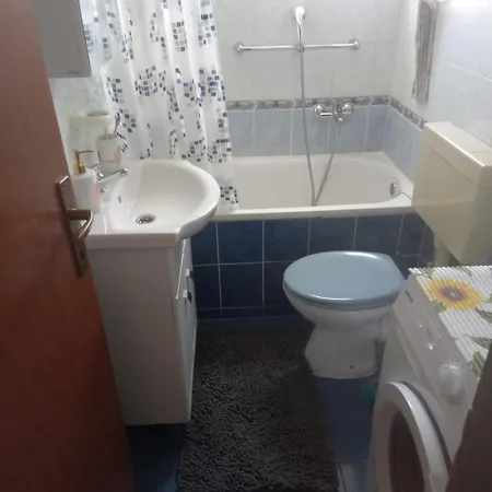 Apartman * Pirovac